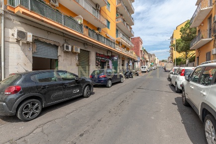 Foto Attività commerciale in Via Duca Degli Abruzzi 185, Catania Picanello