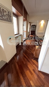 Foto Appartamento in VIA PAOLO BARISON 14, Roma Eur di 150 m² con 7 locali