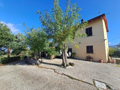 Foto Casale in Strada provinciale 30, Alviano Centro di 113 m² con 5 locali