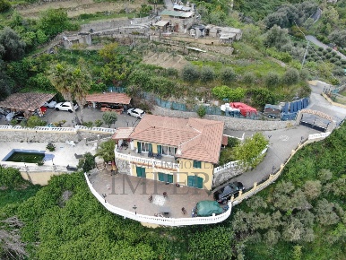 Foto Casa indipendente in Corso Nizza 9, Ventimiglia Latte, Ville di 270 m²
