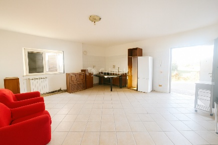 Foto Appartamento in Via Taormina 78, Nettuno di 108 m² con 3 locali