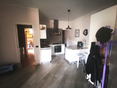 Foto Appartamento in Via Santa Lucia, Imperia Oneglia di 90 m² con 4 locali