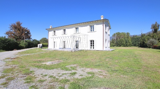 Foto Casale in Via Don Emilio Angeli, Lucca Segromigno - San Colombano