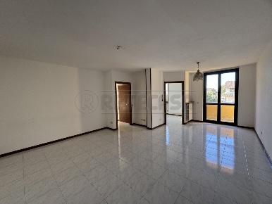 Foto Appartamento in VIA ALDO MORO, Montodine di 102 m² con 3 locali