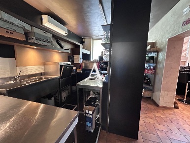 Foto Bar a Nogara Centro di 334 m² con 4 locali in affitto