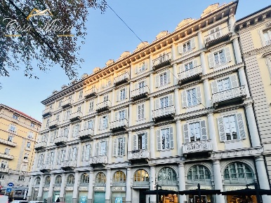 Foto Appartamento in CORSO RE UMBERTO, Torino Piazza Solferino di 135 m²