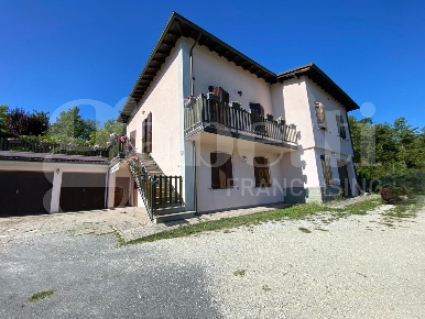 Foto Appartamento in Via Aldo Moro 46, Gaggio Montano di 75 m² con 3 locali