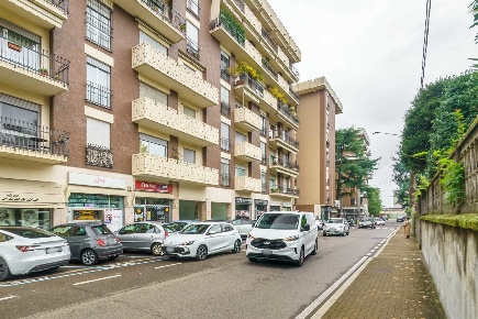 Foto Appartamento in Via CARCANO 28, Saronno di 155 m² con 4 locali