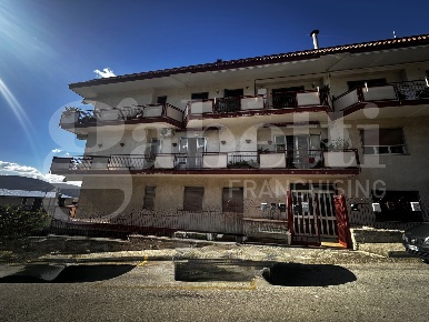 Foto Appartamento in Via Manzoni 7, Quadrelle di 160 m² con 6 locali