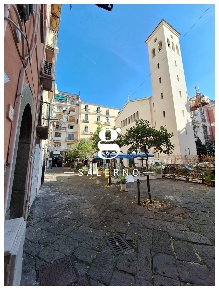 Foto Negozio in Matteotti, Salerno Centro Storico - Teatro Verdi di 50 m²