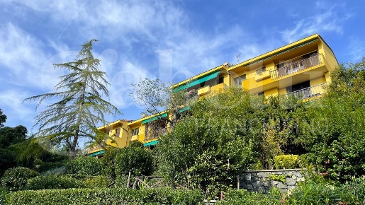 Foto Appartamento in DELLA COLLETTA, Arenzano Pineta di 94 m² con 3 locali