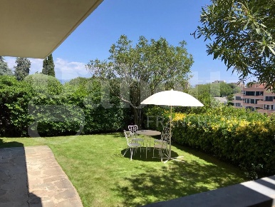 Foto Appartamento in DELLA COLLETTA, Arenzano Pineta di 94 m² con 3 locali
