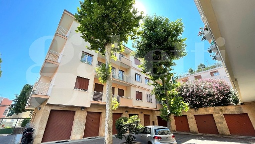 Foto Appartamento in LUIGI PIRANDELLO, Genova Albaro di 200 m² con 5 locali