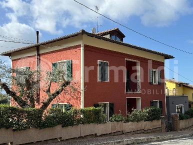 Foto Casa indipendente in camillo benso conte di cavour, Corciano di 220 m²