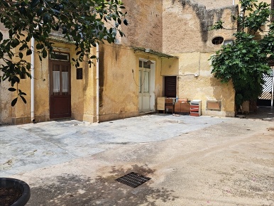 Foto Appartamento a Marsala Centro Urbano di 120 m² con 4 locali in vendita