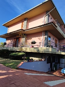 Foto Villa a schiera in via volturno 7, Mascalucia Centro di 215 m²