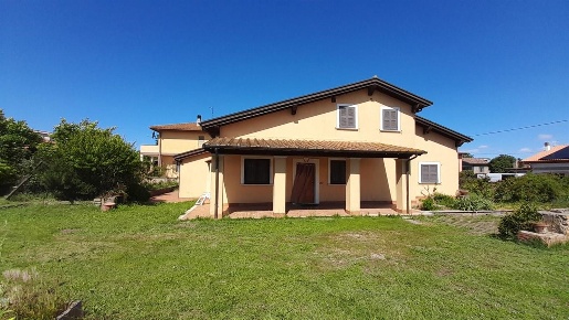 Foto Villa unifamiliare a Bracciano Vigna Di Valle di 207 m² in vendita