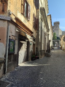 Foto Negozio a Bracciano Centro di 170 m² con 5 locali in affitto