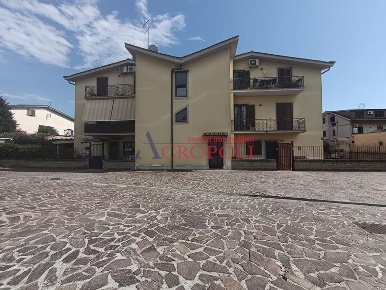 Foto Appartamento a Anguillara Sabazia Centro di 117 m² con 3 locali