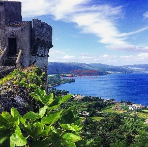 Foto Villa unifamiliare a Bracciano di 1600 m² in vendita