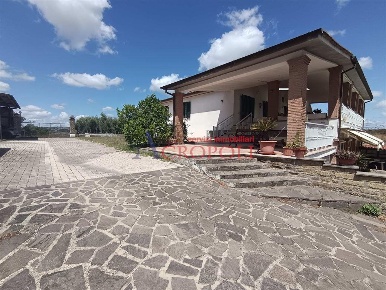 Foto Appartamento in via della Torretta, Anguillara Sabazia di 135 m²