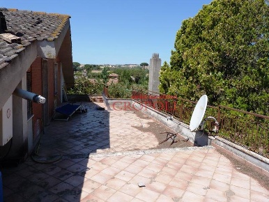 Foto Villa unifamiliare a Anguillara Sabazia Centro di 641 m² in vendita