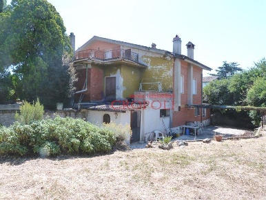 Foto Villa unifamiliare in via Colle Biadaro, Anguillara Sabazia Centro