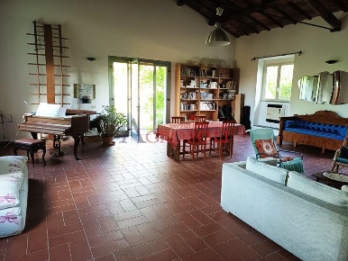 Foto Villa bifamiliare in Strada del Casalino, Campagnano di Roma di 400 m²