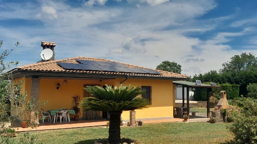 Foto Villa unifamiliare a Canale Monterano di 585 m² con 4 locali