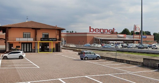 Foto Negozio in SS33 strada del Sempione, Castelletto sopra Ticino