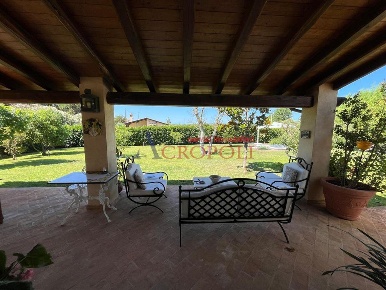 Foto Villa unifamiliare a Trevignano Romano di 135 m² con 5 locali