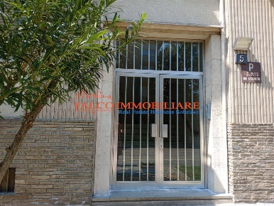 Foto Appartamento in Via Fonzaso, Milano San Siro di 96 m² con 3 locali