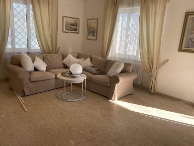 Foto Villa unifamiliare a Forte dei Marmi Centro di 120 m² con 6 locali