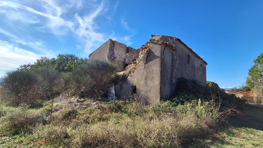 Foto Casale a Manciano di 274 m² con 11 locali in vendita