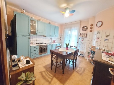 Foto Appartamento in Via Sperello Aureli, Perugia di 105 m² con 3 locali