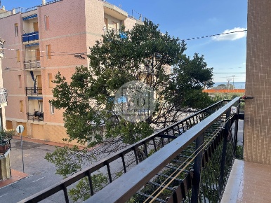Foto Appartamento in Via Pisa 3, Loano Centro di 68 m² con 3 locali