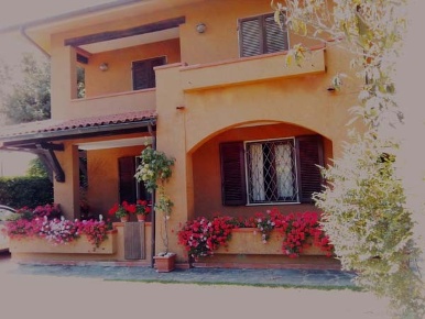 Foto Appartamento a Forte dei Marmi di 110 m² con 7 locali in affitto