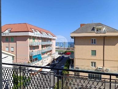 Foto Appartamento in CALATAFIMI 5, Loano Centro di 75 m² con 4 locali