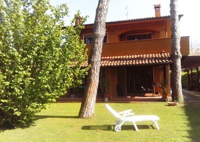 Foto Appartamento a Forte dei Marmi di 120 m² con 7 locali in affitto