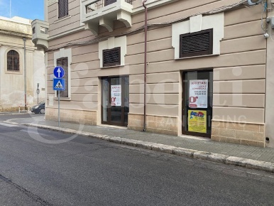Foto Negozio in Via Indipendenza 33, Brindisi Centro Storico di 60 m²