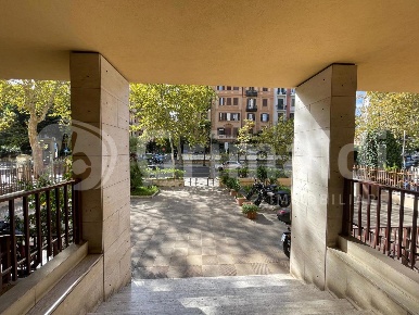 Foto Negozio in Via Libertà 163/165, Palermo Libertà - Villabianca