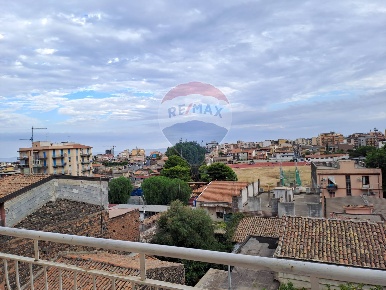 Foto Appartamento in Via Macaluso, Catania Picanello di 114 m² con 4 locali
