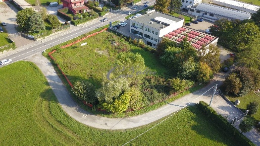 Foto Terreno industriale in Via dei Pini, Vertemate con Minoprio di 2600 m²