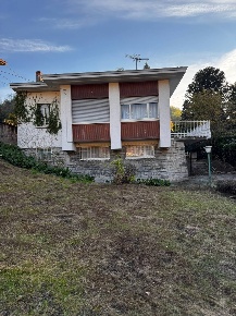 Foto Villa singola in via Macchi, Canzo di 184 m² con 8 locali in vendita