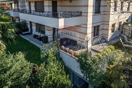 Foto Appartamento in Via Fabio Filzi, Laveno-Mombello Laveno di 107 m²