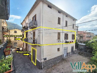 Foto Appartamento in Via degli Ausoni, Fondi Centro di 110 m² con 6 locali