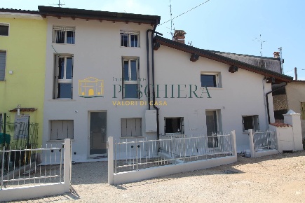 Foto Villa a schiera in Località Cominelli, Valeggio sul Mincio di 130 m²