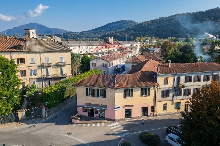 Foto Appartamento in VIA SAURO, Laveno-Mombello Laveno di 149 m² in vendita
