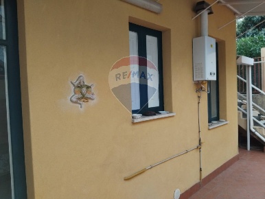 Foto Casa indipendente in Via San Vincenzo, Fiumefreddo di Sicilia di 90 m²