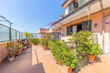 Foto Villa a schiera in VIA TREVI NEL LAZIO, Guidonia Montecelio di 130 m²